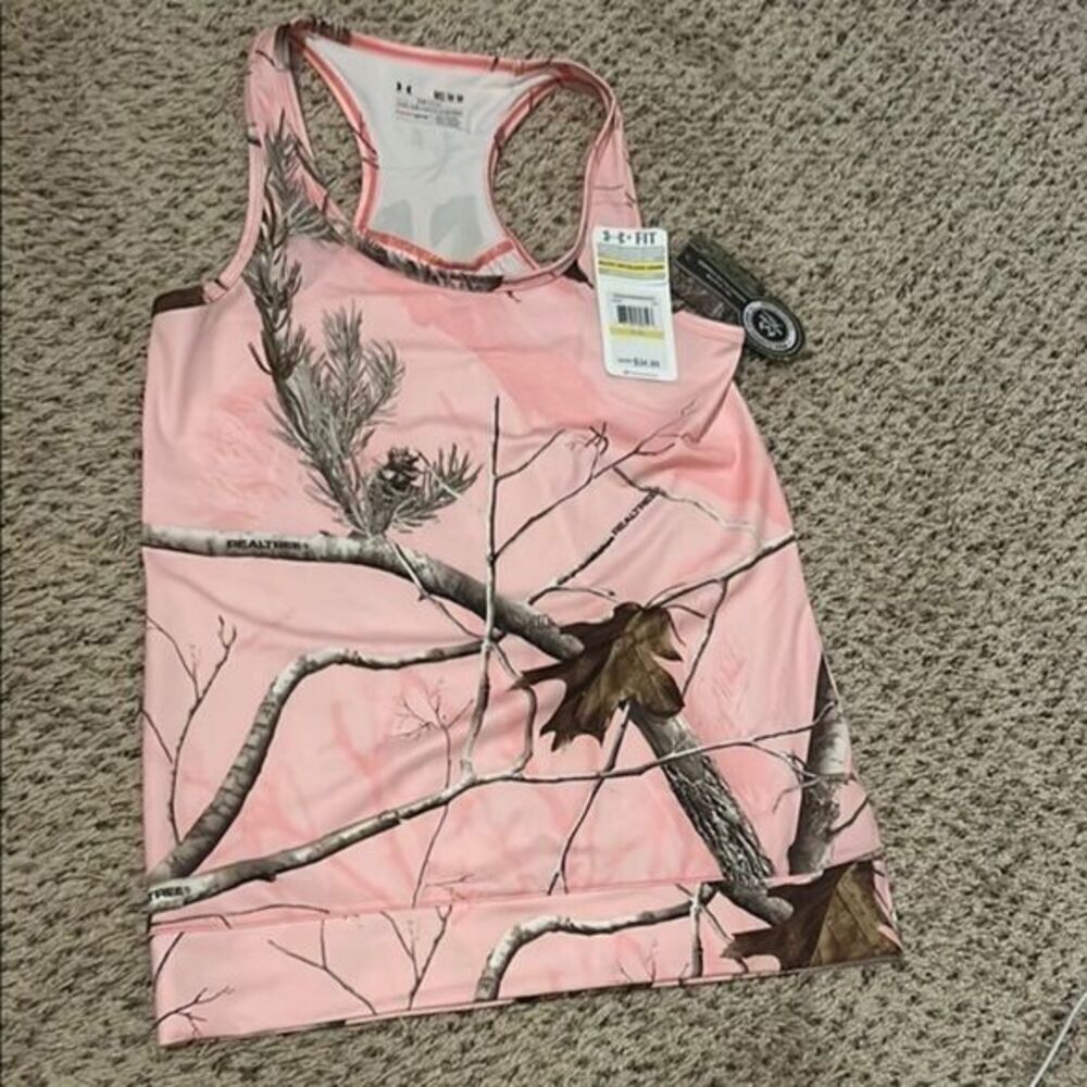 NWT Under Armour medium Pink Camo Tank Top  E